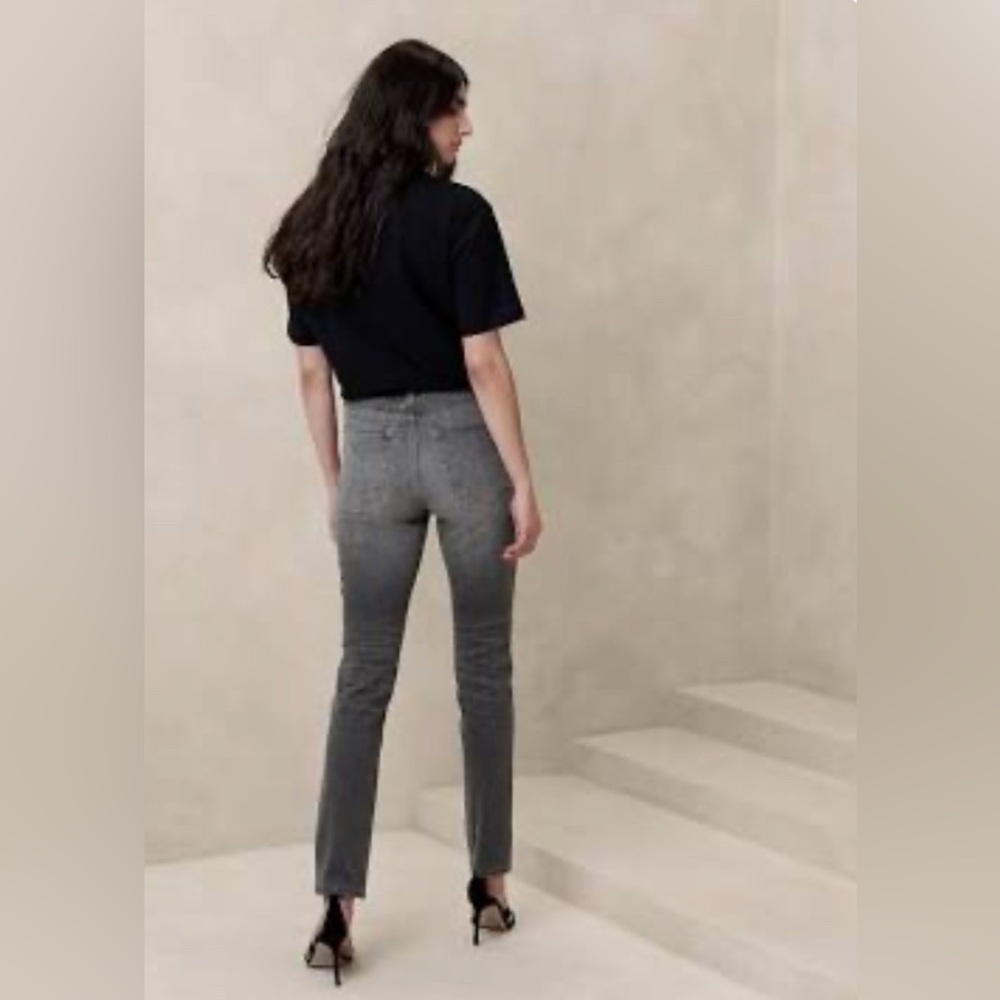 Banana Republic High Rise Straight Grey denim jeans Size 25
